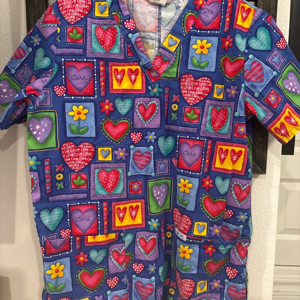 Cherokee Multicolor Patterned Scrub Top